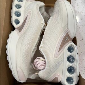 Women’s Nike Air Max DN SE